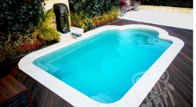 The Courtyard Roman - Schoenen Pool &amp; Spa