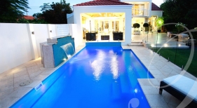 The Elegance - Schoenen Pool &amp; Spa