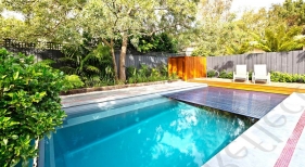 The Reflection with Auto Cover - Schoenen Pool &amp; Spa